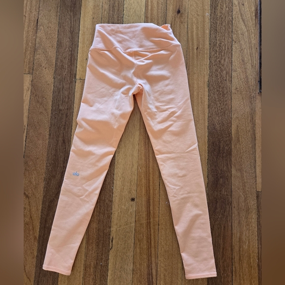 Alo Yoga Cantalope Set - Emulate Bra (med) + High-waist airbrush legging (small) - Picture 5 of 7